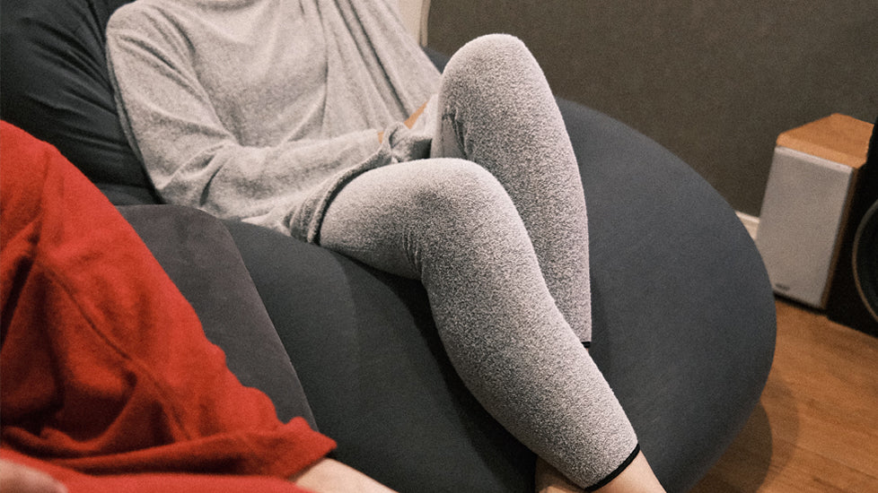 レギンスの意外な万能っぷり！外でも家でも大活躍する1枚、あなたはどう使う？